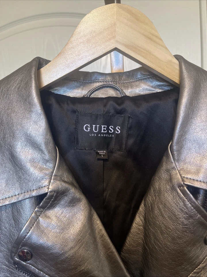 Chaqueta de Moto GUESS Metálica Plateada Imitación Cuero | Y2K Festival Glam | Talla Grande Foto 2 de 4