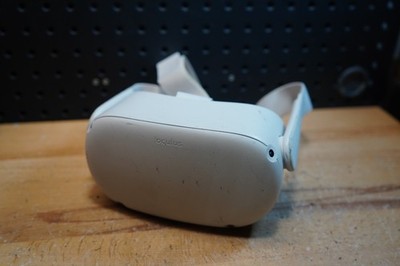 (K) Oculus Meta Quest 2 VR Headset Only - Model KW49CM - White