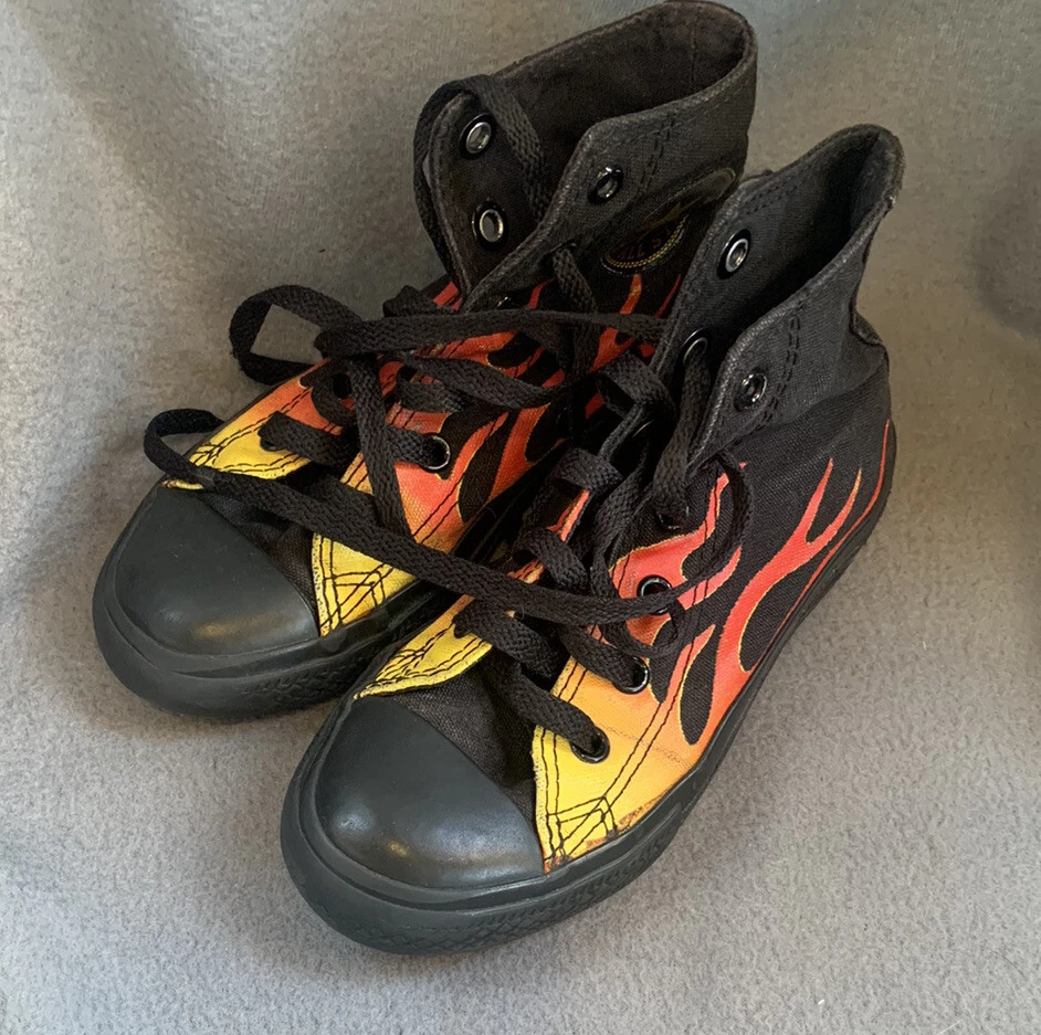 Converse top black flame