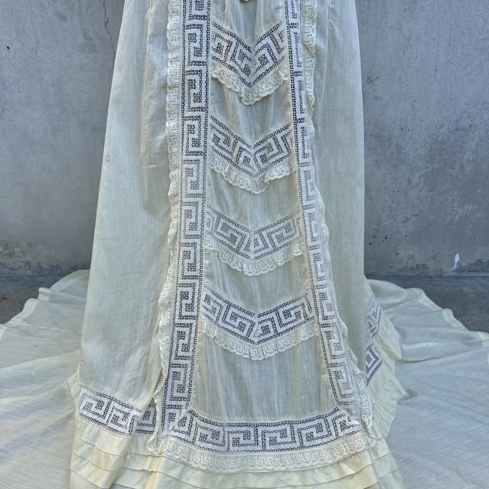 Antiguo Maxi Vestido Eduardiano de Encaje Amarillo Claro y Blanco Boda Vestido de Té De Colección Foto 4 de 4