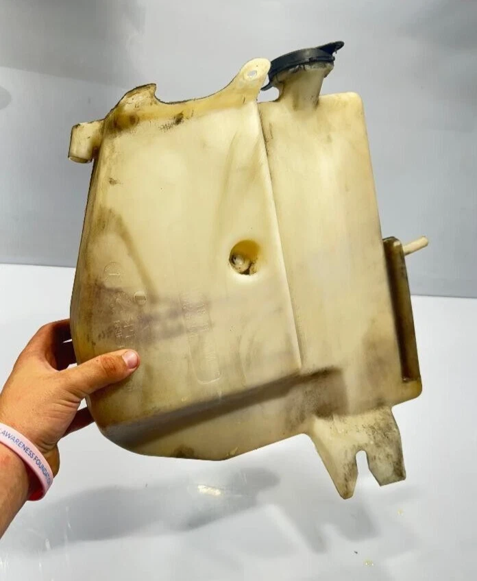 Pontiac Grand Prix 2003 3,8 litros tanque de depósito de refrigerante P/N 10318741 fabricante de equipos originales pieza usada Foto 3 de 4