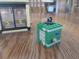 Lego - 6864 - Batmobile and the Two-Face Chase - 100% Complete w/minifigures