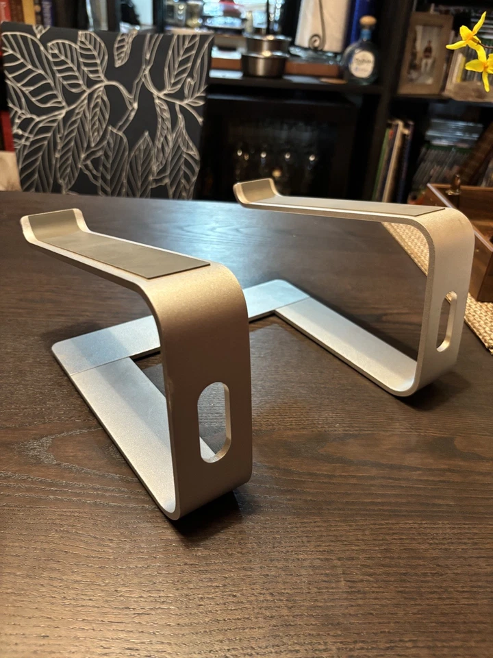 EUC Soundance Laptop Stand, Aluminum, Compatible with 10 to 15.6 in Laptop, Gold - Image 4 of 4