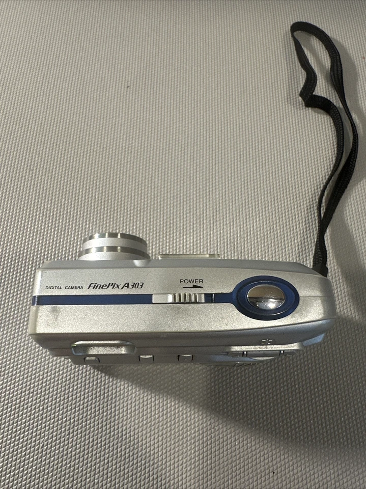 FUJIFILM DIGITAL CAMERA FINEPIX SERIES A303 3.2MP - Image 4 of 4