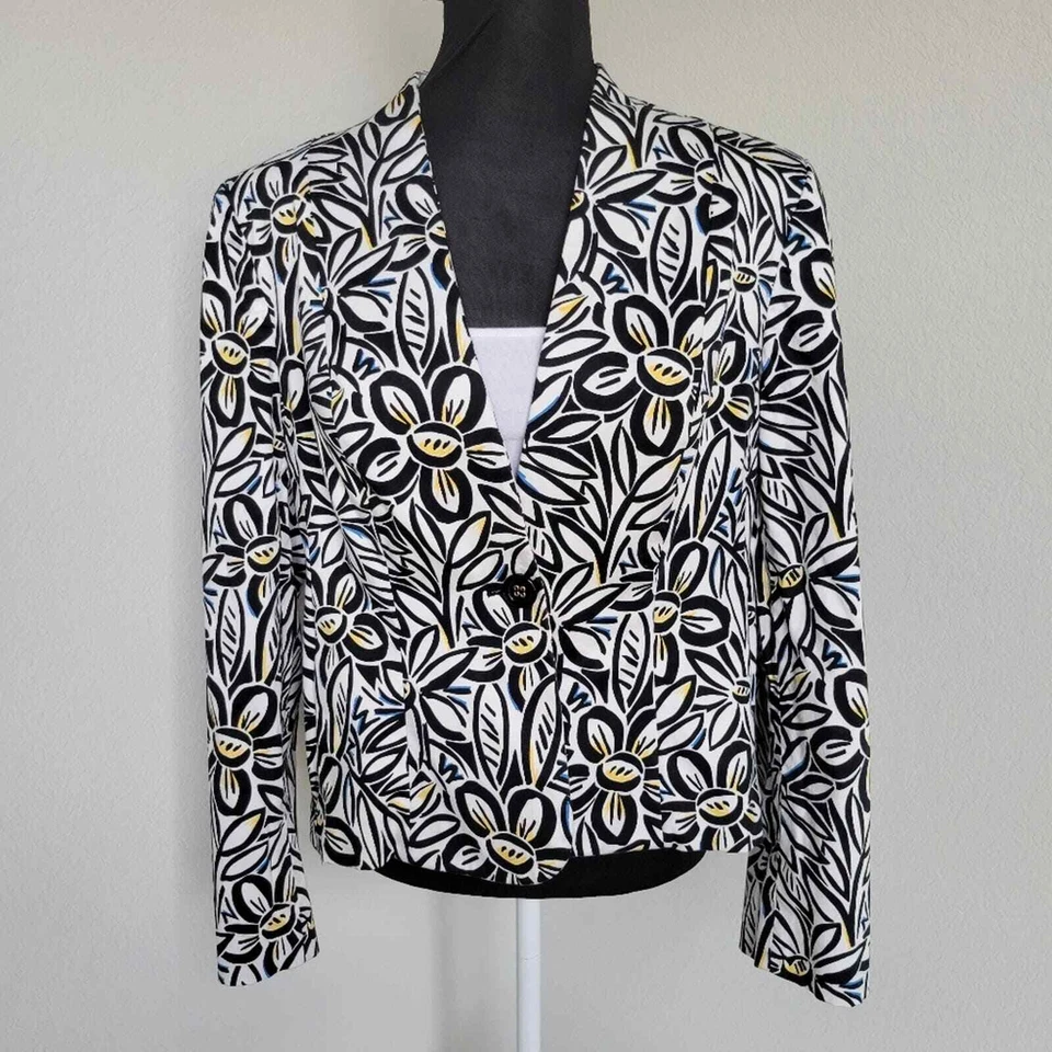 Chaqueta Blazer Jones Wear Elastizada Blanca Floral Foto 2 de 4