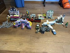 HUGE GREAT LOT OF BUILT SETS OF MIXED LEGO SETS WITH FREE SHIPPING