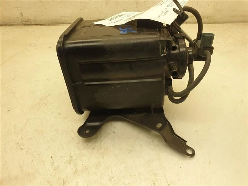 Toyota Avalon 1998 3,0 L 6 cilindros montaje de bote de vapor de combustible  Foto 2 de 4