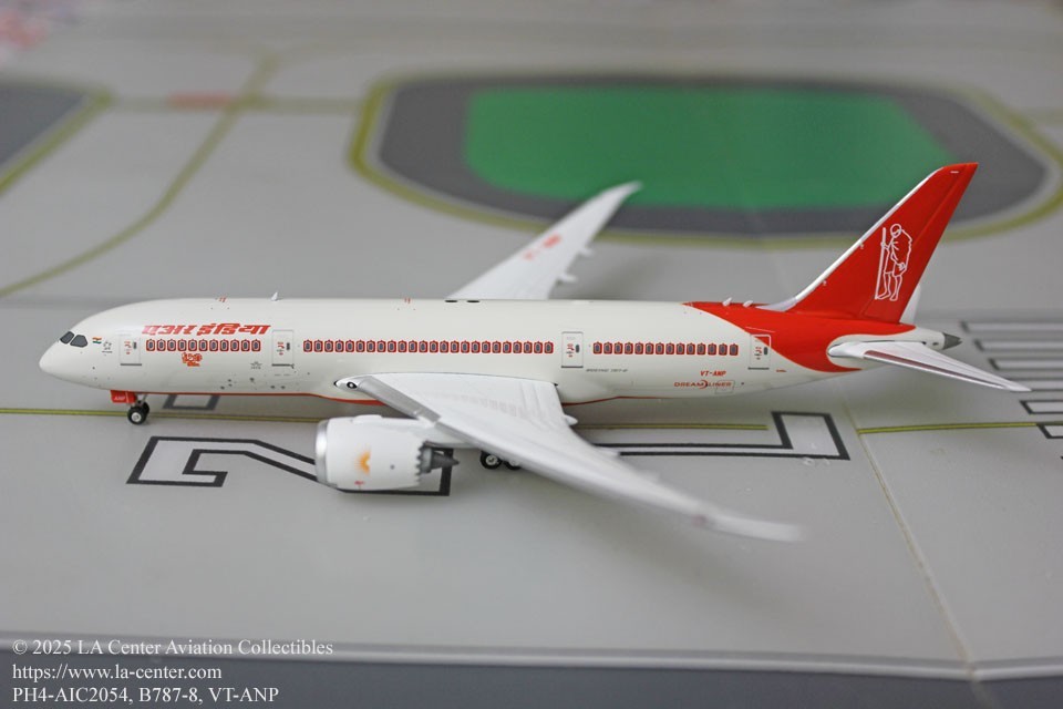 Phoenix Model Air India Boeing 787-8 in Current Color Diecast