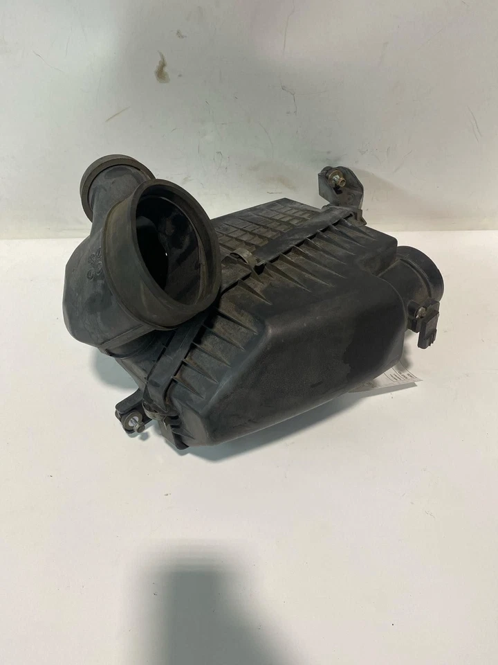 Used Air Cleaner Assembly fits: 2013 Honda Odyssey  Grade B - Image 2 of 4