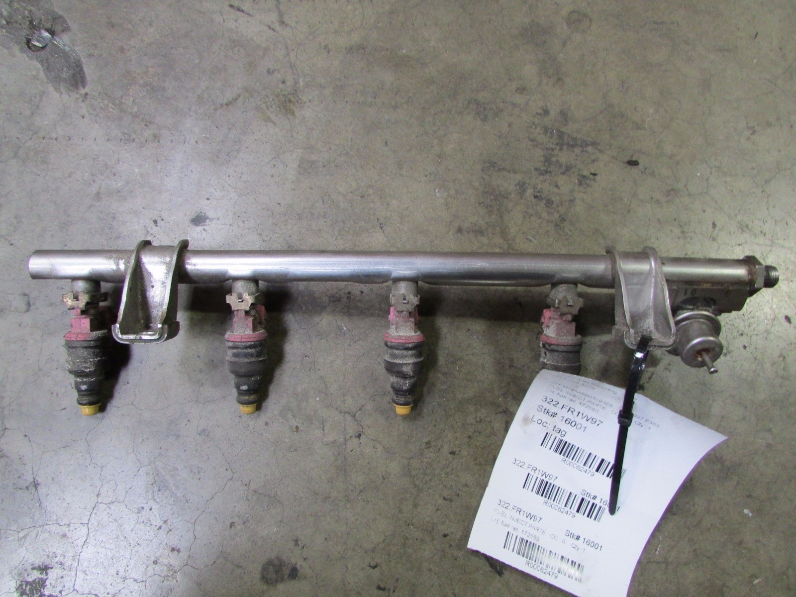 Ferrari 355, LH Left Fuel Rail, w/o Injectors, Used, P/N 172560