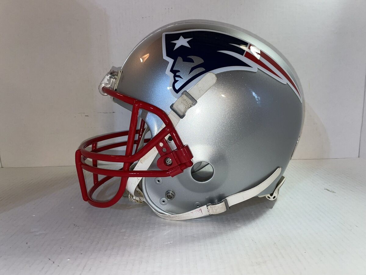 NEW ENGLAND PATRIOTS-RIDDELL XL Small Ear Hole VSR-4 TOM NEW ENGLAND PATRIOTS-RIDDELL XL Small Ear Hole VSR-4 TOM