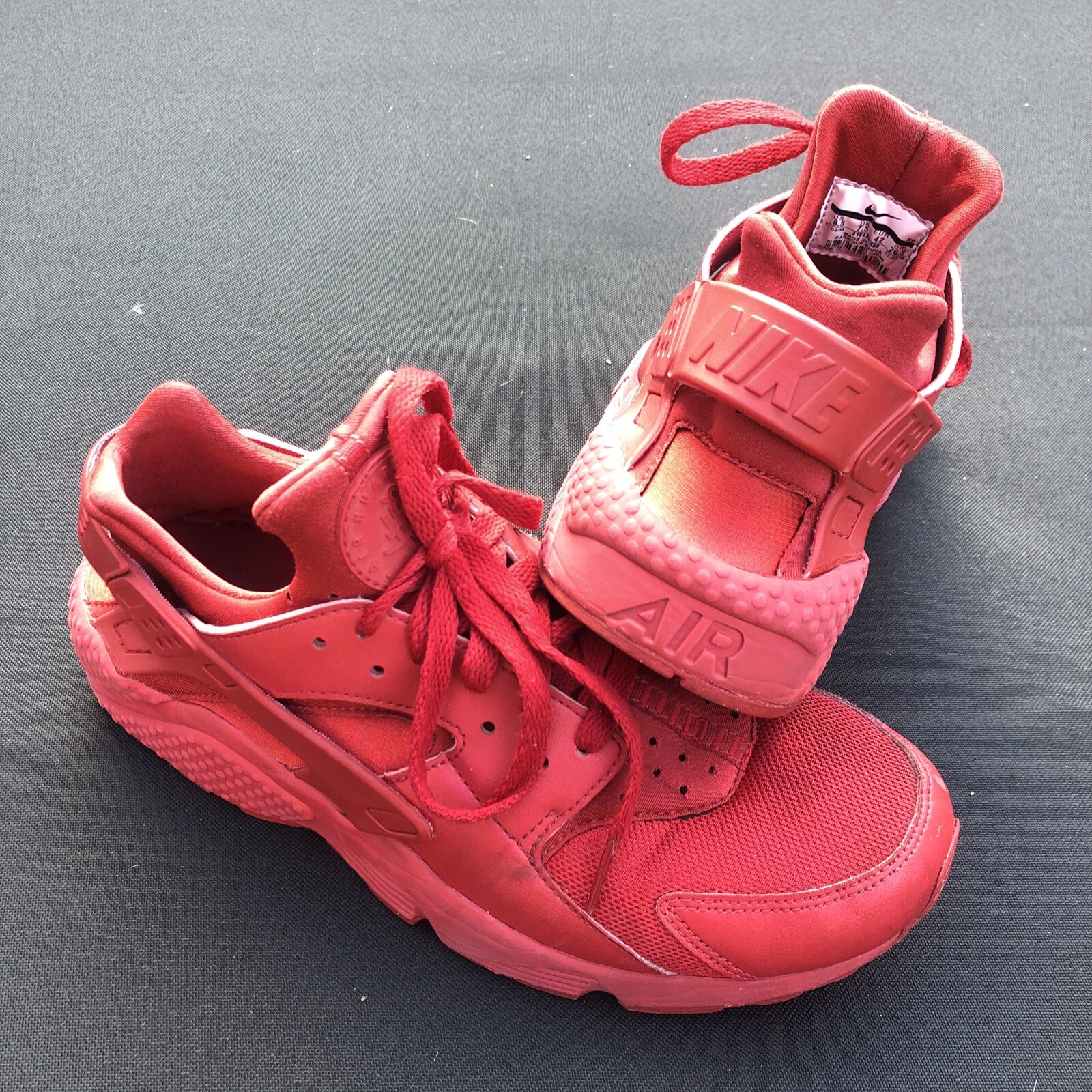 nike huarache triple red