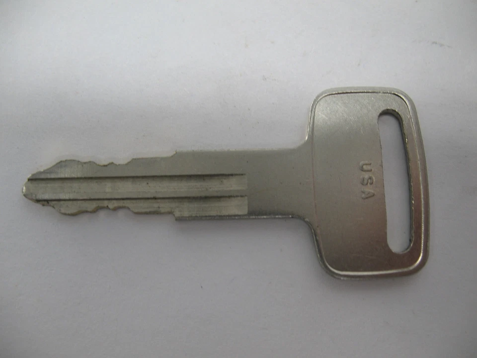 83 CERRADURA CADENA RUEDA YAMAHA VENTURE XVZ1200 Foto 3 de 4