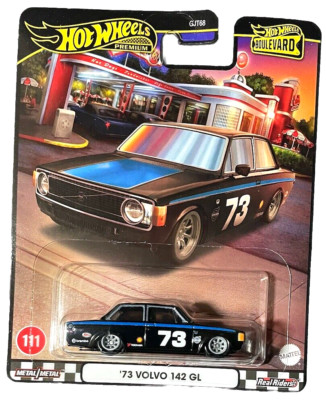 Hot Wheels '73 Volvo 142 GL Boulevard 111 2024 1:64 Modellauto Spielzeug Sweden