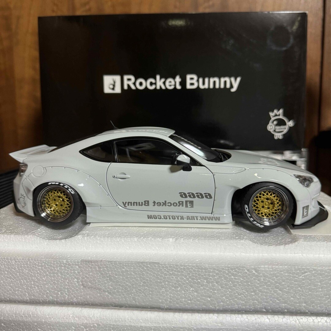 Undisplayed AUTOart 1/18 Toyota 86 Rocket Bunny Metallic White | eBay