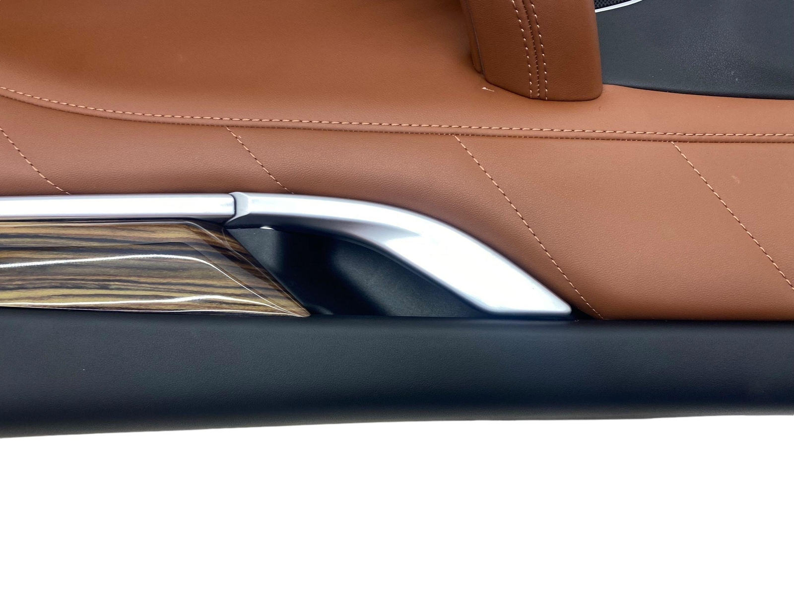 2017 - 2020 MASERATI LEVANTE M161 OEM RH FRONT RIGHT INTERIOR DOOR TRIM