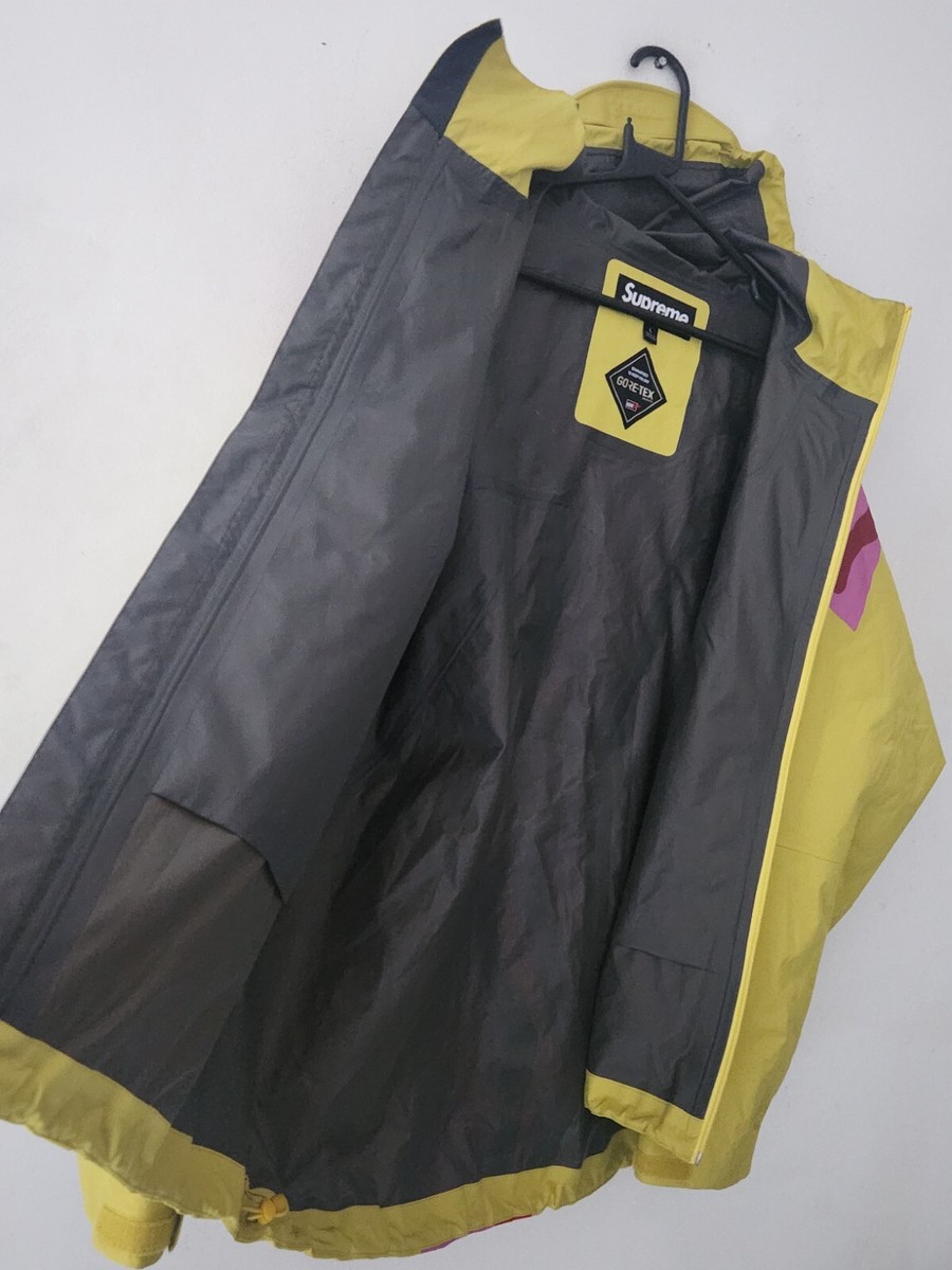 FW22 Supreme Gonz GORE-TEX Shell Jacket $498 L Large Yellow FW22 Supreme Gonz GORE-TEX Shell Jacket $498 L Large Yellow