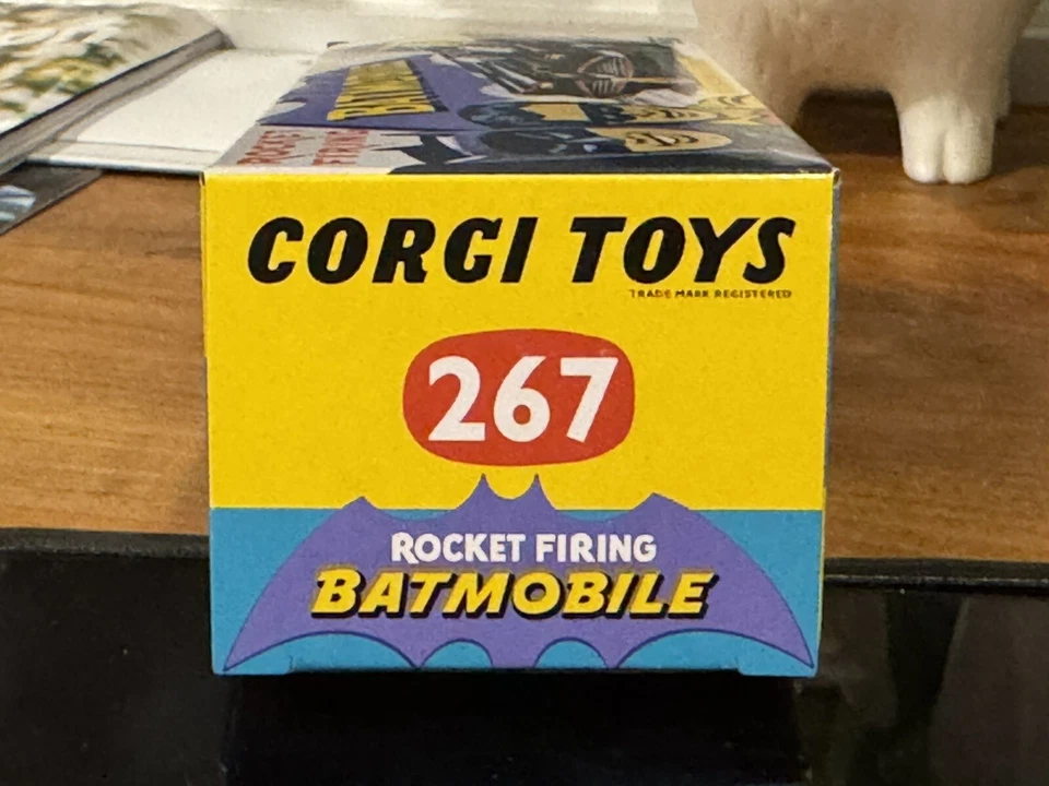 CORGI MODEL CLUB EXCLUSIVE No 267 MATT BLACK BATMOBILE WITH COA - Image 4 of 4