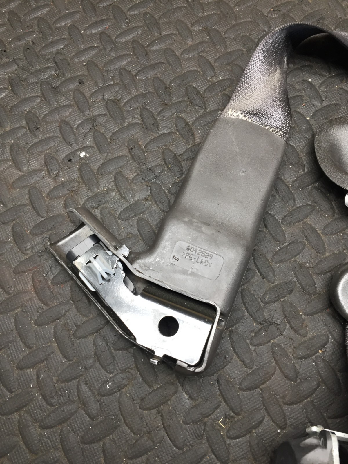 Chevrolet Corvette 2005-2013 Front Right Seat belt