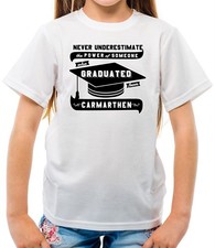 Carmarthen Graduate - Kids T-Shirt - Student Uni University Graduation Funny