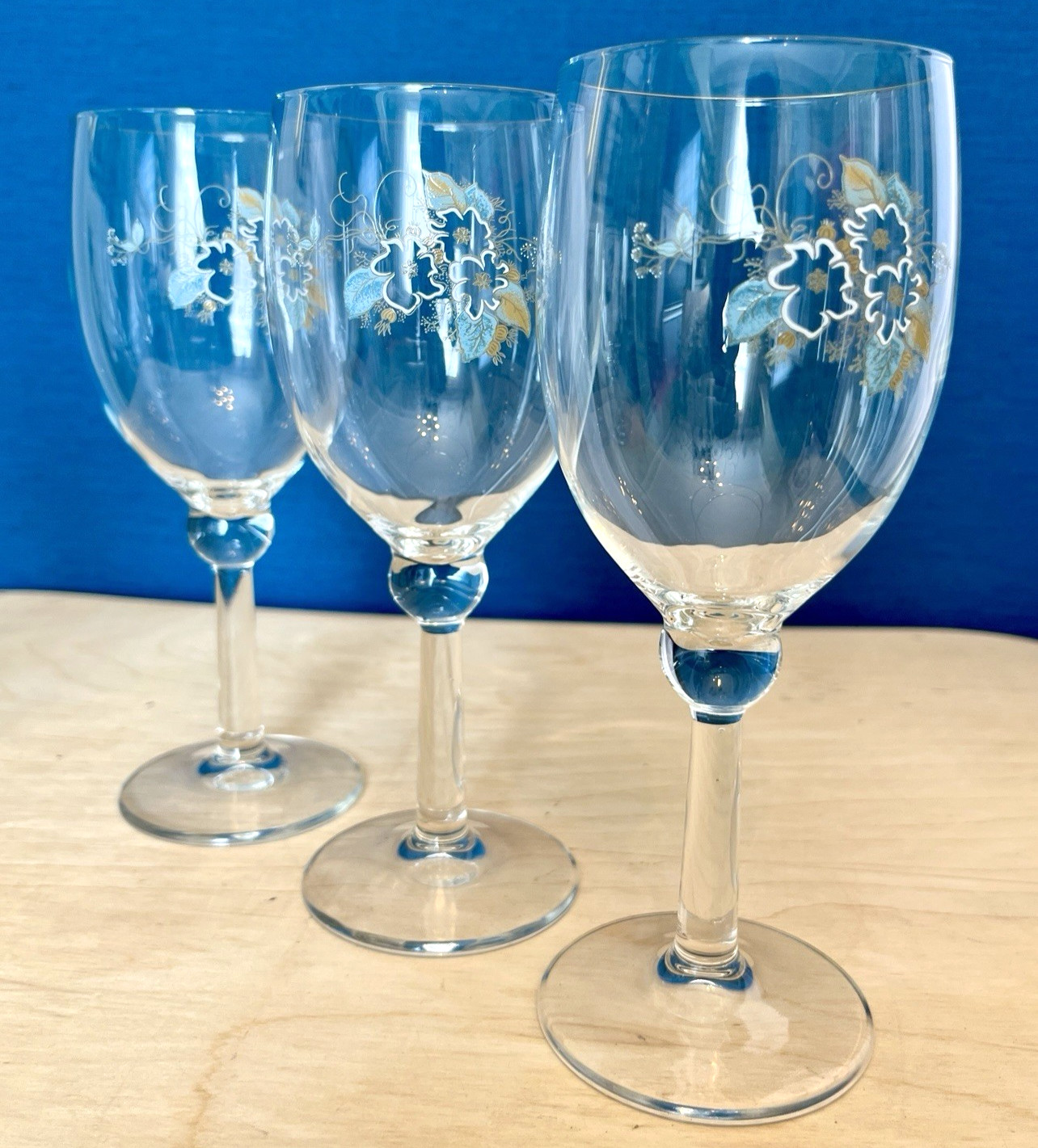 Vintage Floral Wine Glasses Set of 8 Blue White Retro Drinking Glasses image 3