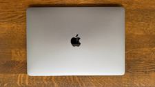 Apple MacBook Pro 13" GRADE A 10th-Gen Core i7 2.3GHz 32GB RAM 512GB SSD