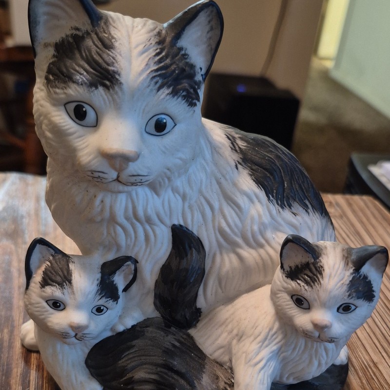 Ceramic Cat Figurine Mother Cat with Kitten Collectible Decor