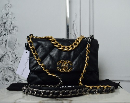 Authentic Chanel 19 Flap Bag Lambskin GHW Handbag Noir Gold Silver