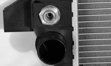 Radiator for 92-98 Ford Pickup/92-96 Ford Bronco 5.0L V8 Single Row (w/o Sensor) - Imagem 4 de 4