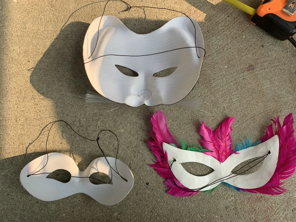 Lot of 3 Adult Halloween Party Plastic Cat & Feather Carnival Eye Mask - Image 2 of 3
