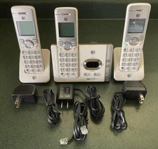 AT&T Digital Answering System Model EL52345,3 phones, Main Base, 2 Satellite EC