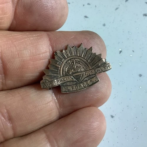 Australian WW1 Commonwealth Military Forces Cap Badge Sweetheart Brooch Sterling