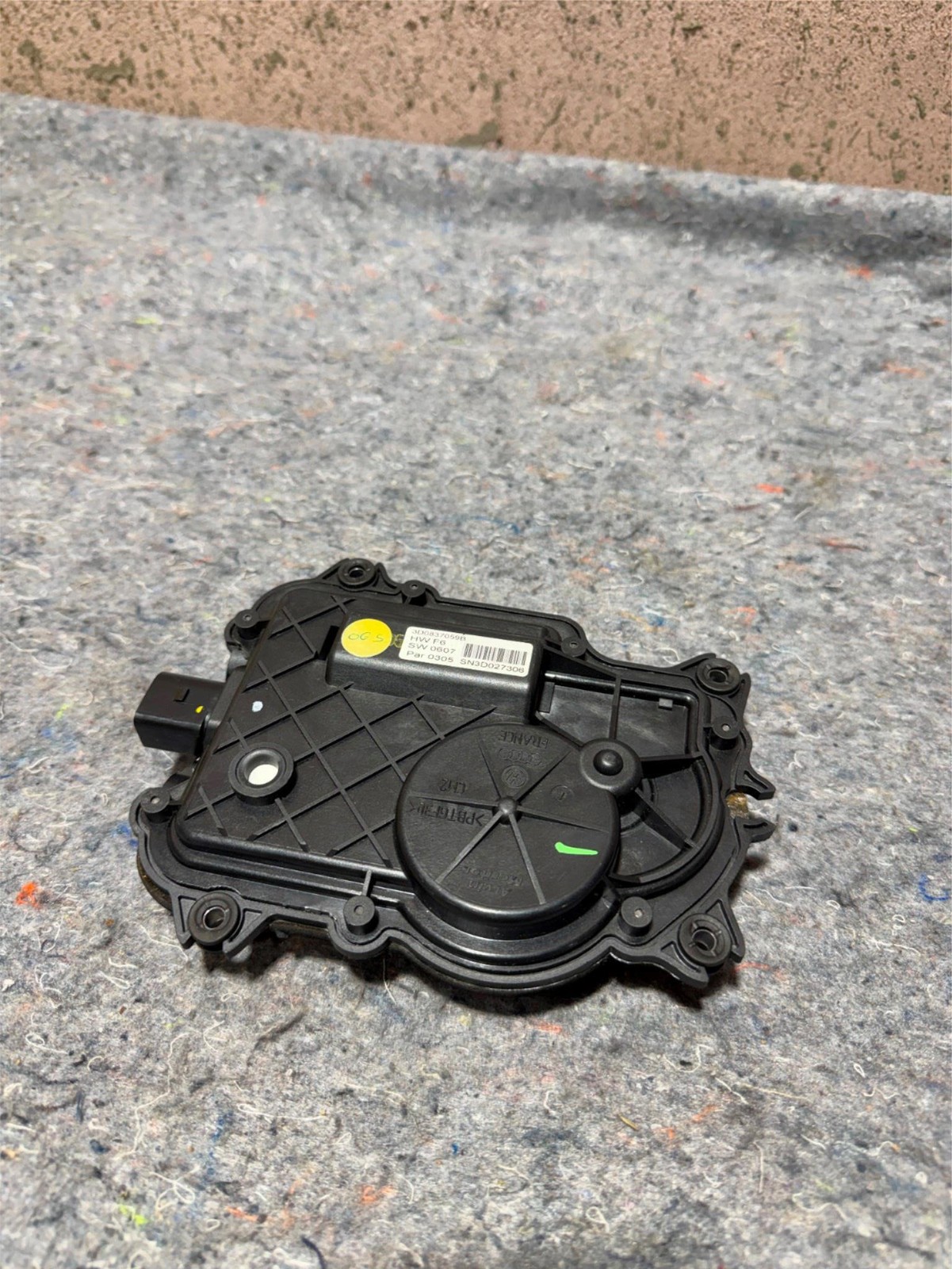 06-10 BENTLEY FLYING SPUR LEFT LH DOOR SOFT CLOSE ACTUATOR 3D0837059B