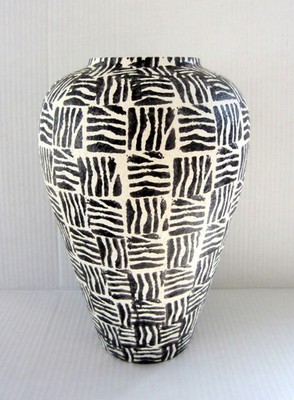 Pier 1 Mid Century Modern Style White & Black Pottery Vase Made In Italy 11-1/2''