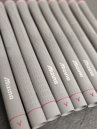 3x Genuine Mizuno Baby Pink & Grey Undersized Golf Grips Universal FREE TAPE - Picture 2 of 5