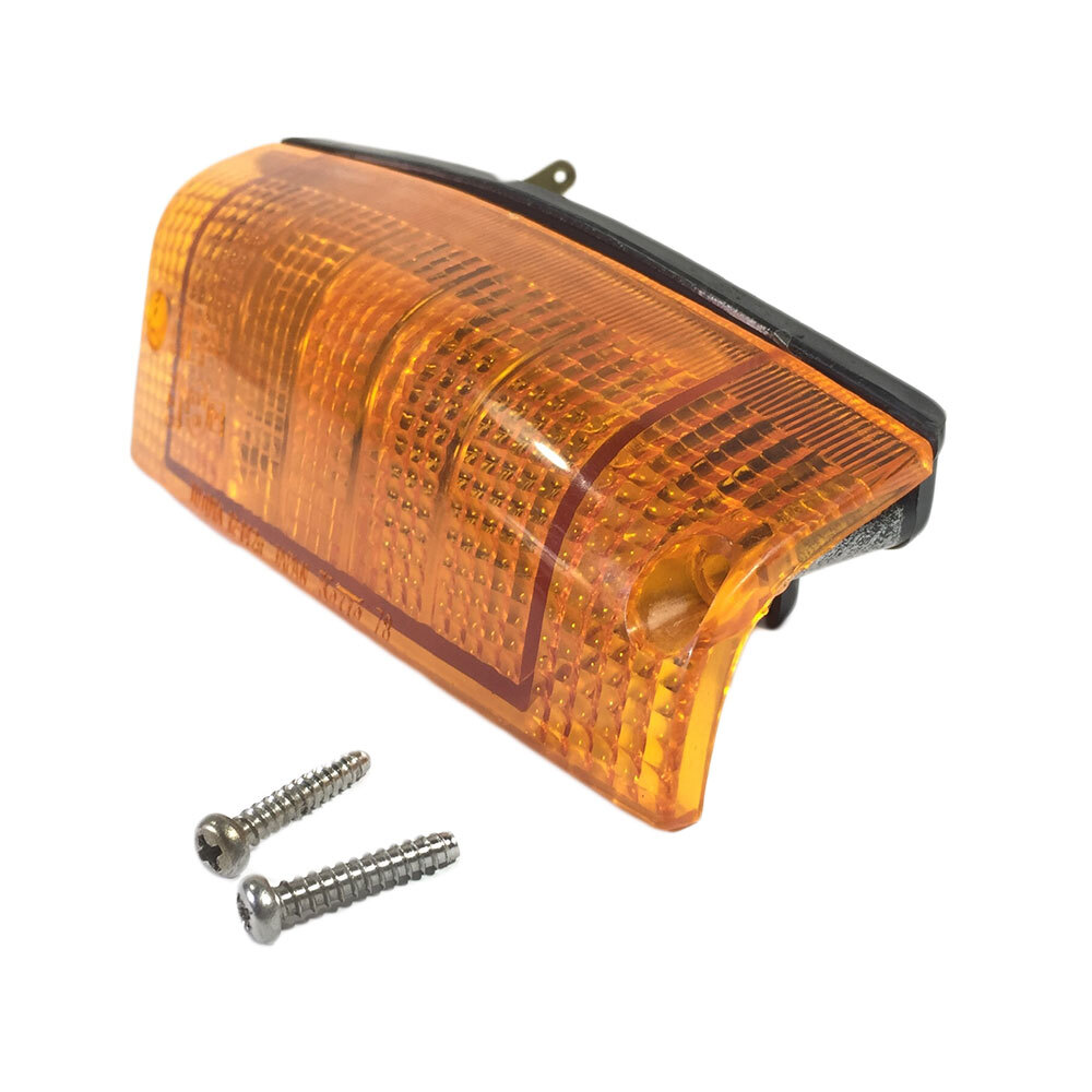 Toyota Corolla E70 KE70 TE71 DX Front Indicator Corner Light Lamp