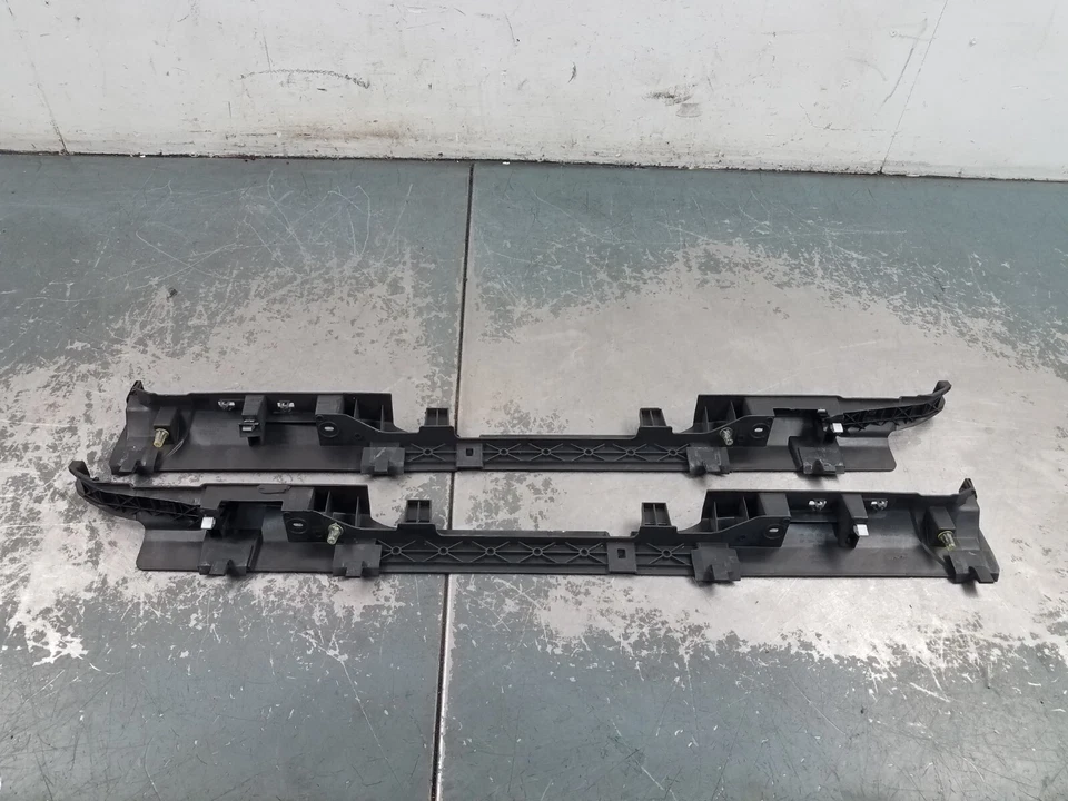 2015 Porsche 911 Turbo S 991 Door Sill Plate Brackets #0222 LL6 - Image 3 of 4