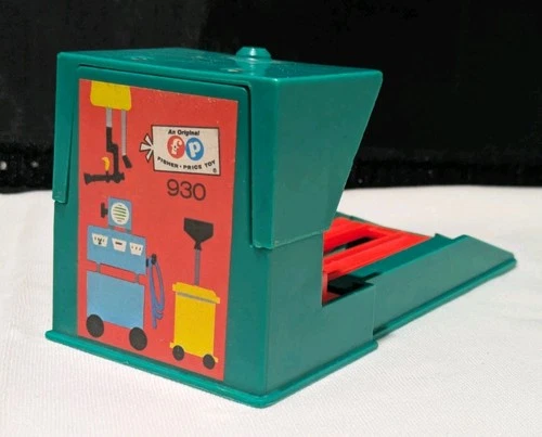 Vintage Fisher Price toy Grease Litf  For #930 Action Garage 1970 In Great cond