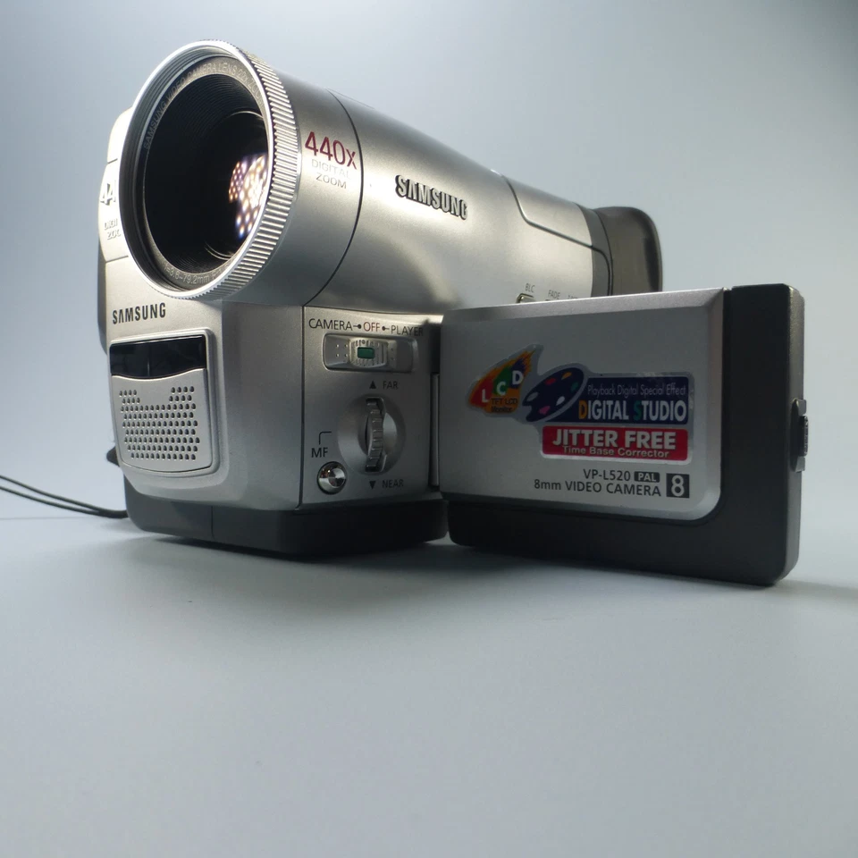 Samsung VP-L520 Handheld 8mm Cassette Camcorder Silver Tested - Image 2 of 4
