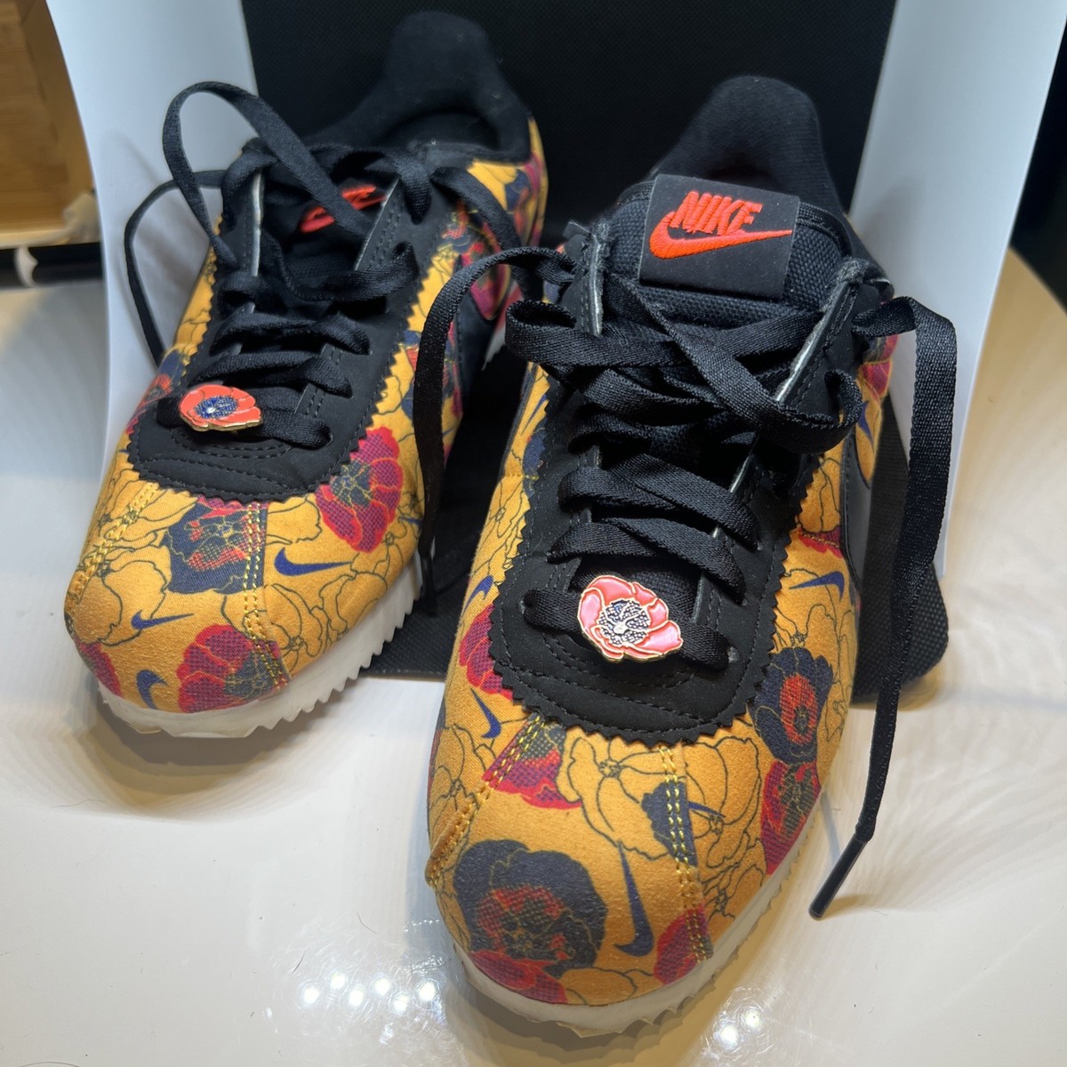靴 Nike Classic Cortez LX Floral Pack Buy Nike Women's Classic Cortez LX (Floral) at Amazon.in