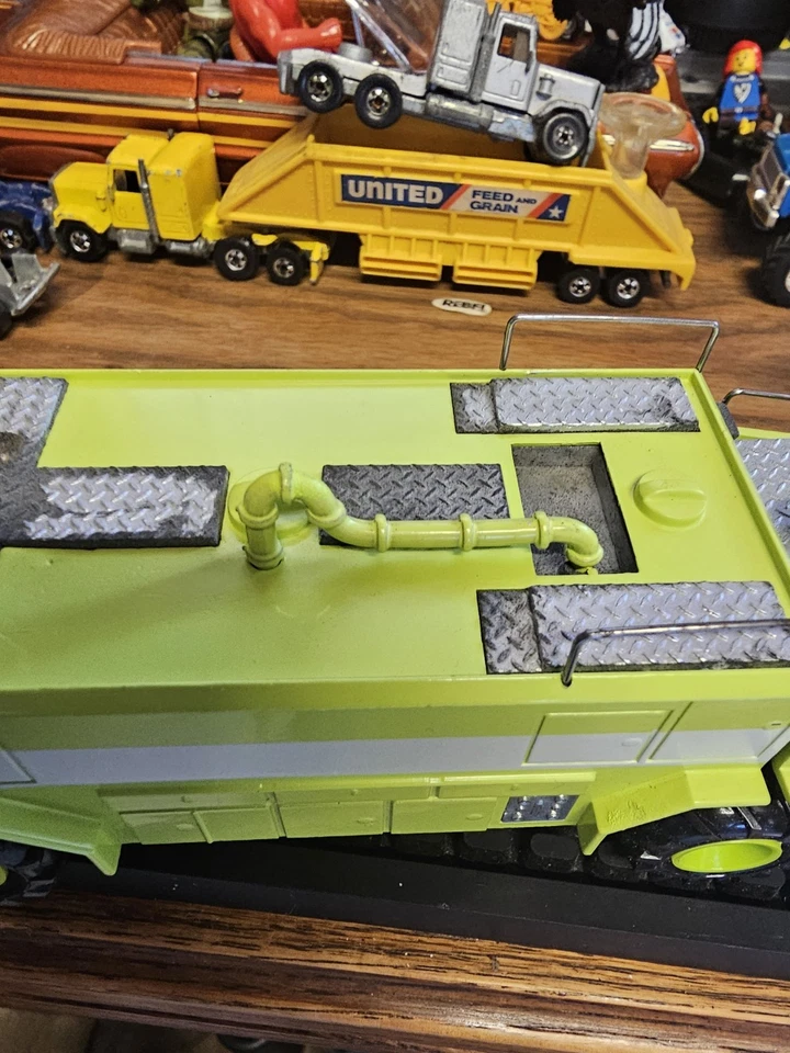 Camión de bomberos del aeropuerto Conrad 5507 E-One Titan III ARFF juguete coleccionista 1/50 W Alemania Foto 4 de 4