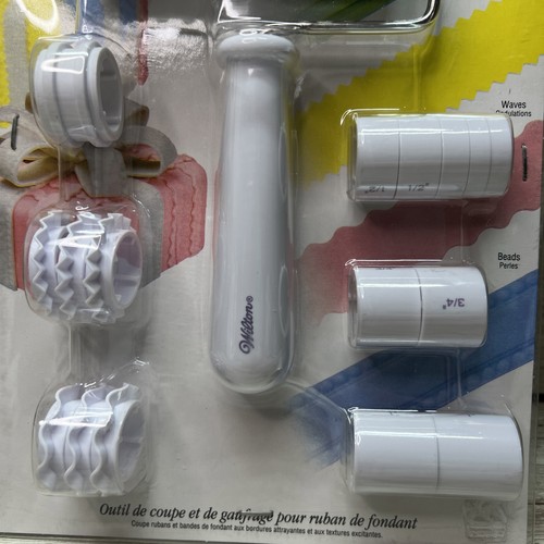 Wilton Fondant Ribbon Cutter Embosser Set - New In Package - Bild 4 von 8