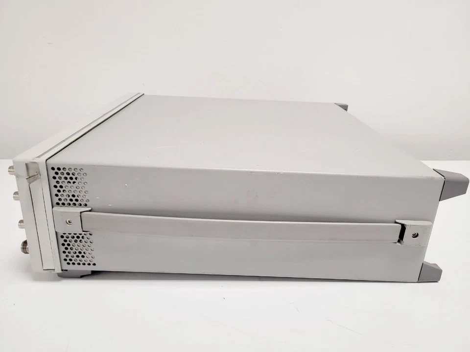 Agilent E4426B ESG-AP Serien-Signalgenerator - Bild 4 von 4