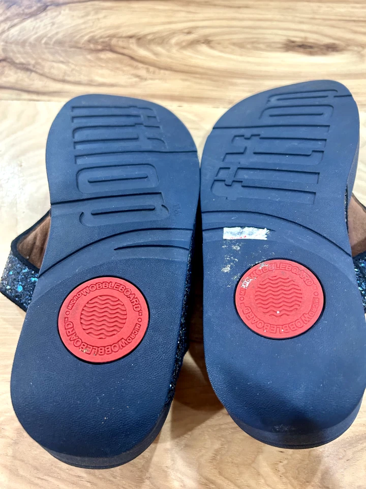 Fit Flop 尺码 7 Lulu 蓝色闪光人字拖 穿过一次 舒适鞋 — 第 3/4 张图片