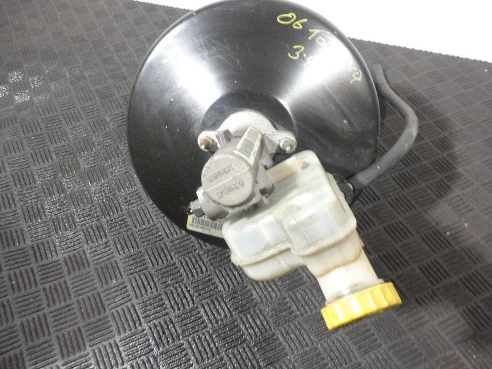 2006 CHRYSLER TOWN & COUNTRY TOURING 3.8L POWER BRAKE BOOSTER MASTER CYLINDER - Image 4 of 4