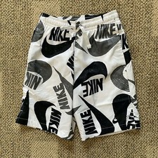 Boys M Medium 10 11 Nike Sportswear Swim or Regular Athletic Shorts Lined Logo