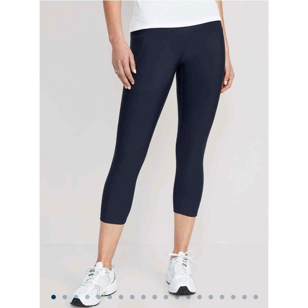 Old Navy Women's Elevate Go-Dry Compression Leggings - Capri workout pants  Small