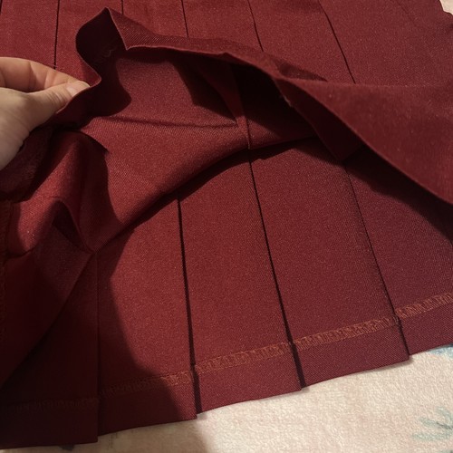 American Apparel Women’s Short Pleated Burgundy Skirt Size 12 - Picture 5 of 5