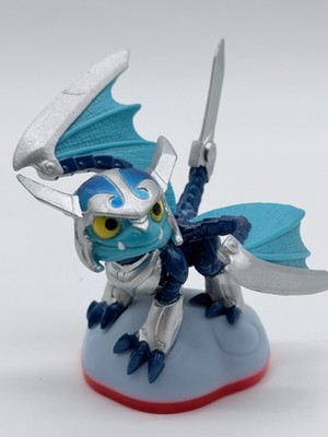 Skylanders Trap Team: Blades Figure W/Stat Card