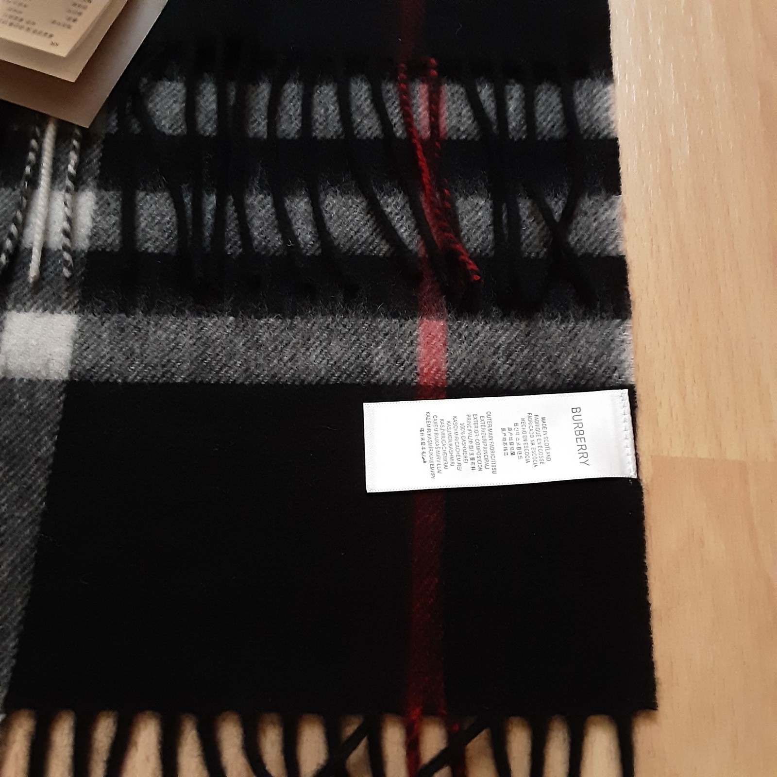 BURBERRY- NEW WITH TAGS -100% CASHMERE-Scarf-Black w/ white &red( 180 cm x 30cm) thumbnail 6